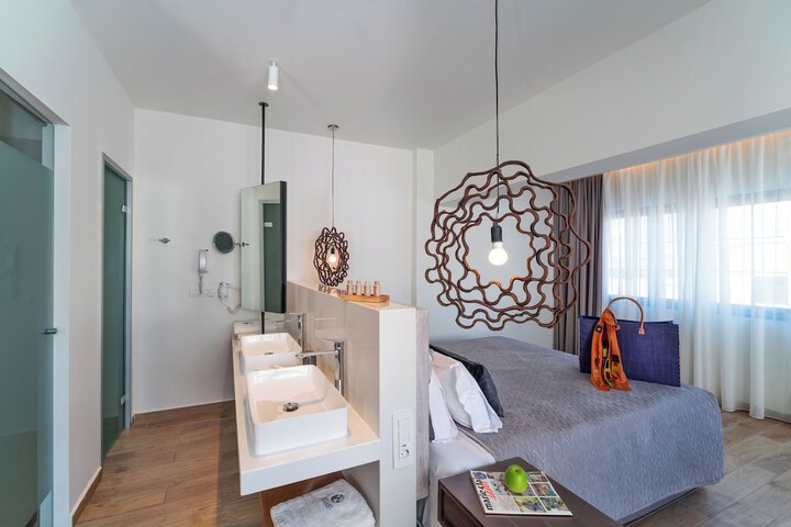 Room 34 of 54