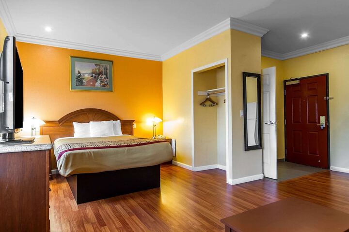Room 12 of 41