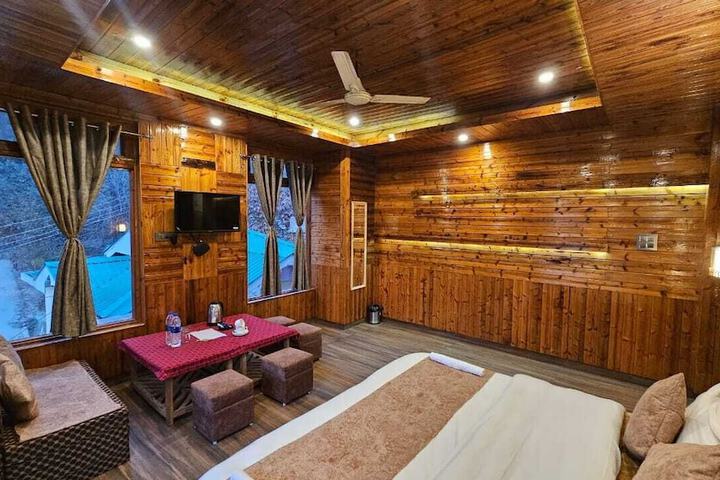 Room 7 of 27