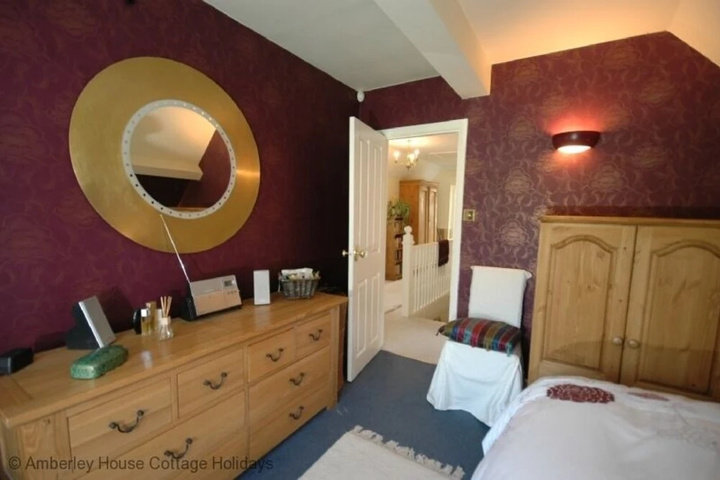 Room 5 of 18