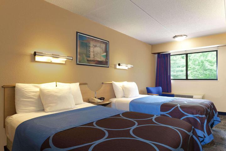 2 Double Beds (5 of 8)