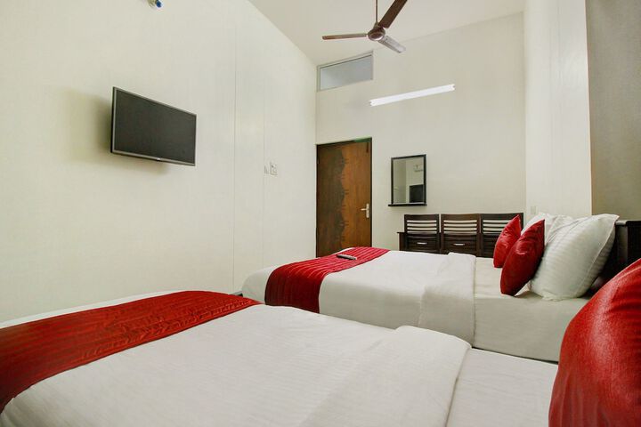 Room 9 of 19