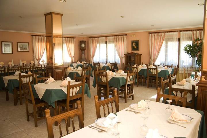 Dining 21 of 49