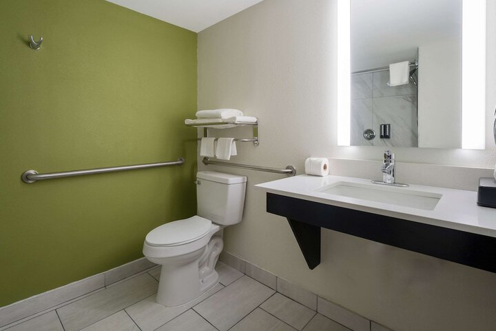 Room 15 of 23