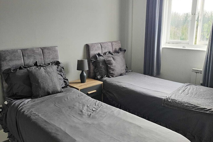 Room 3 of 28