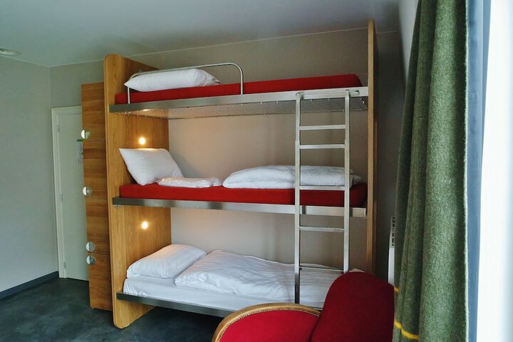 Room 9 of 60