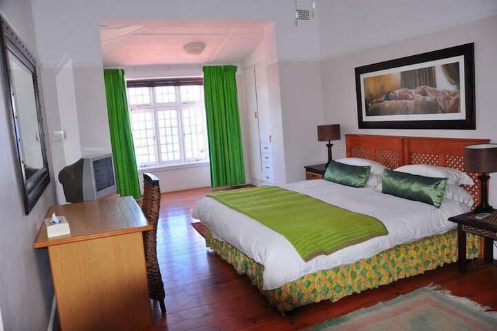 Room 2 of 18