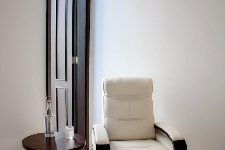Room 3 of 62