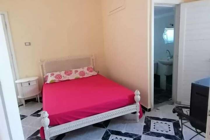 Room 5 of 33