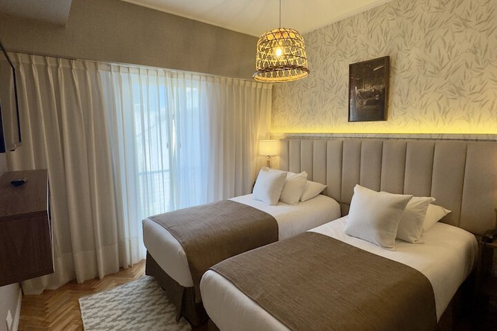 Room 28 of 41