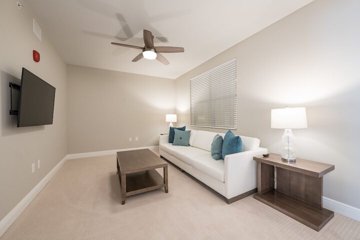 Room 14 of 32