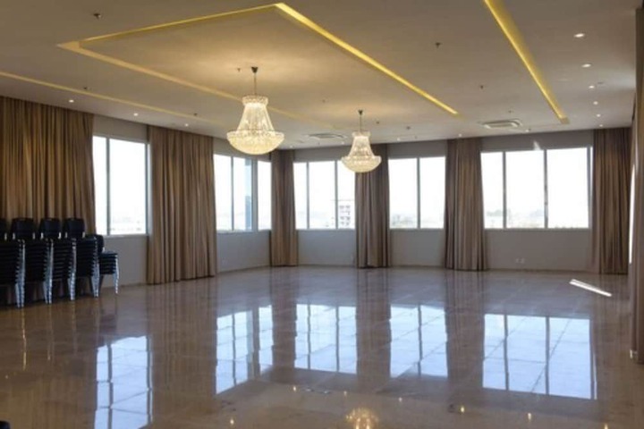 Ballroom/Hall 90 of 105