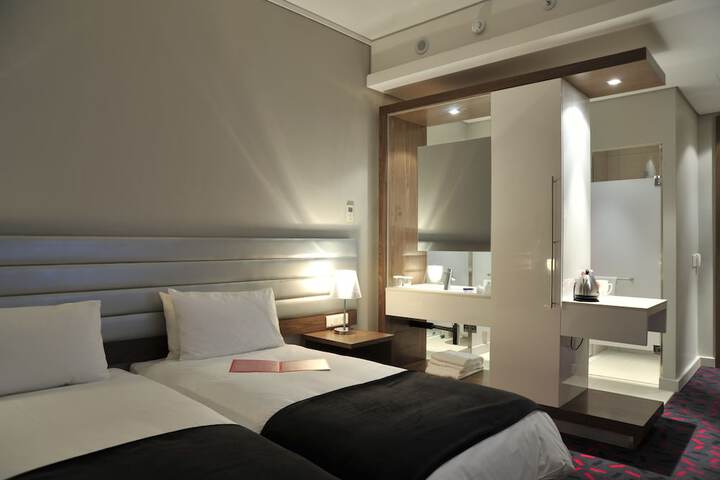 Room 5 of 47