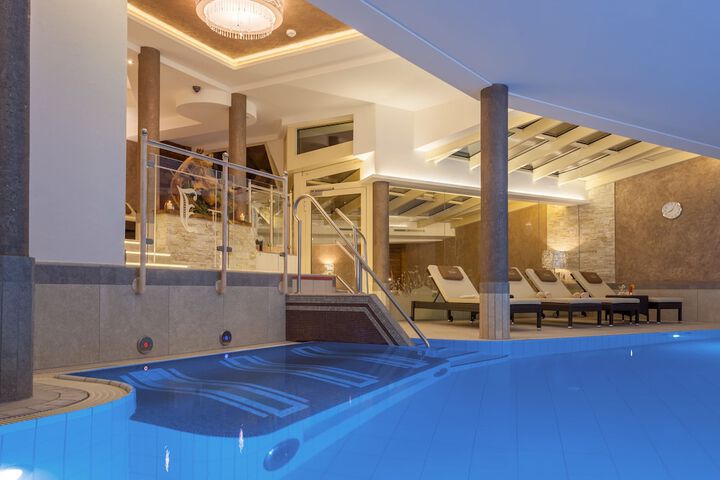 Pool 39 of 72