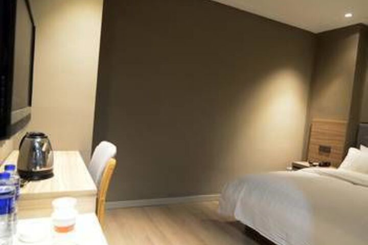 Room 13 of 14