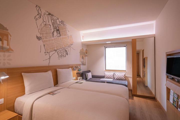 Room 9 of 55