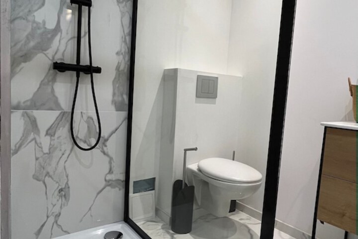 Room 9 of 17