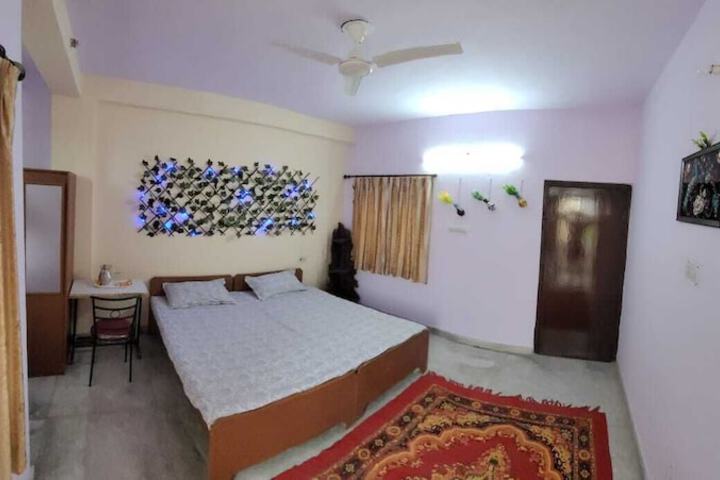 Room 8 of 22