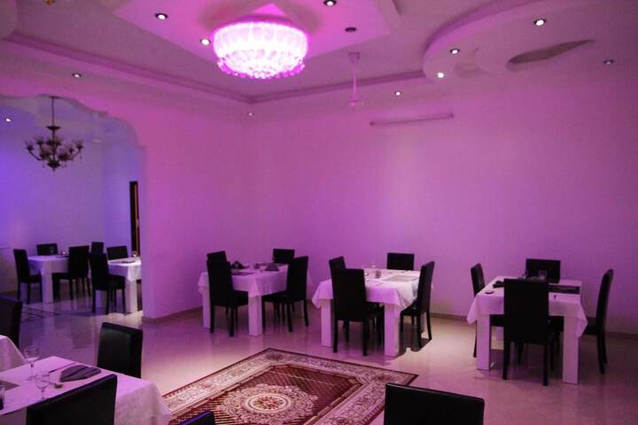 Dining 2 of 10