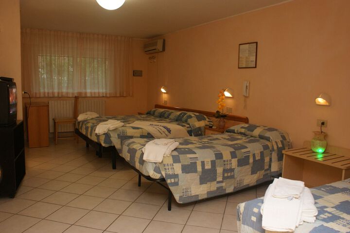 Room 4 of 64