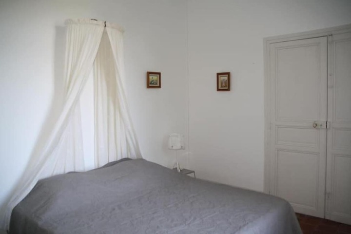 Room 5 of 33