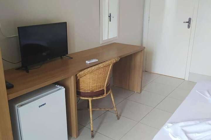 Room 13 of 37