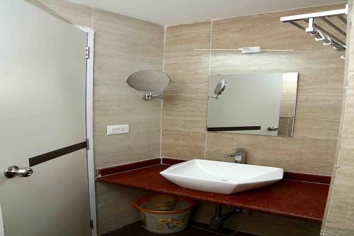 Room 19 of 49