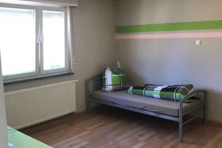 Room 3 of 10
