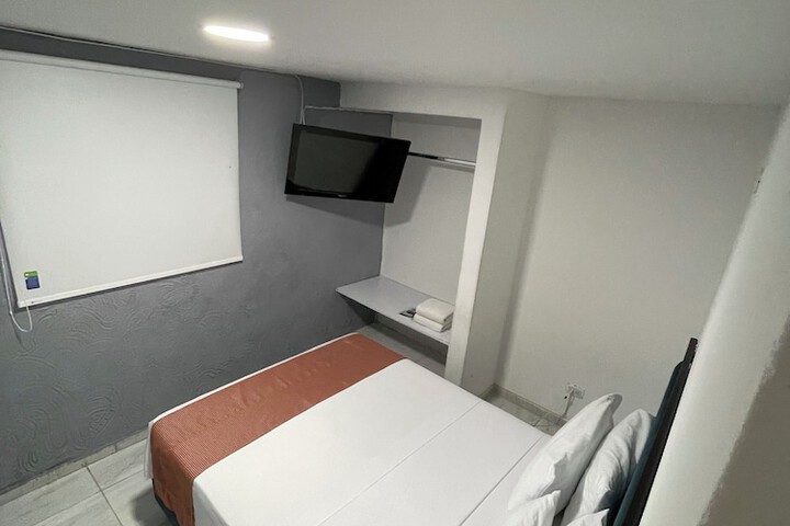 Room 16 of 41