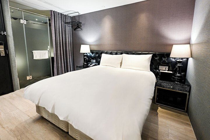 Room 6 of 146
