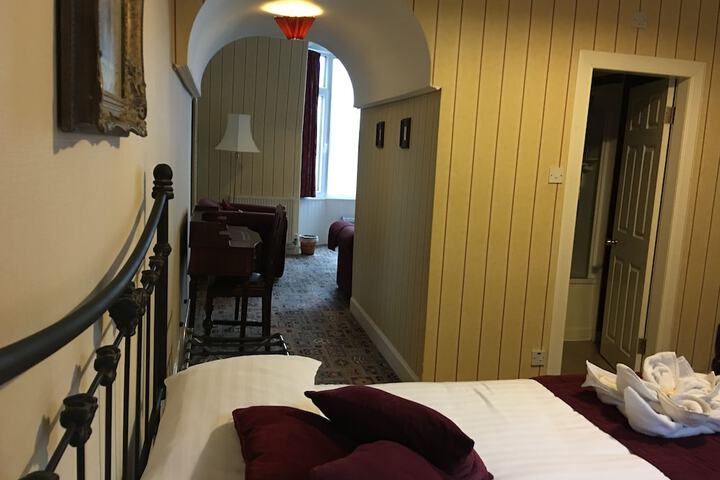 Room 15 of 25