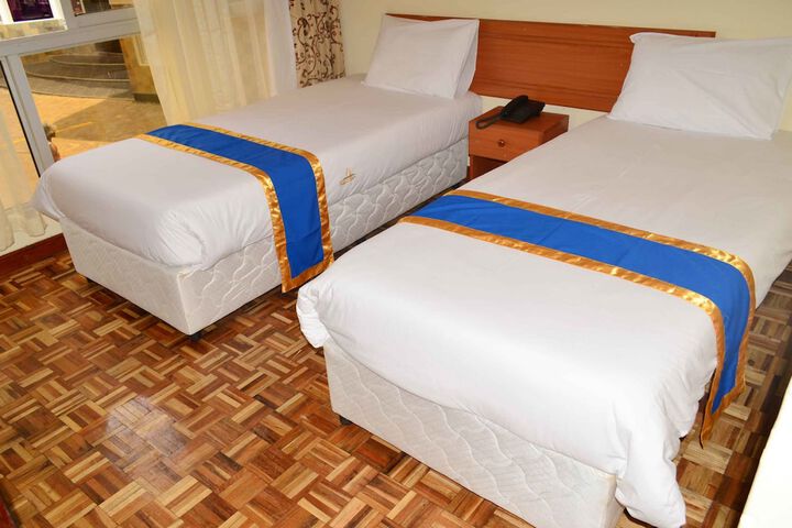 Room 8 of 19