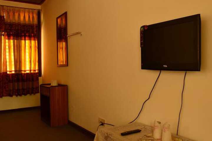 Room 8 of 36