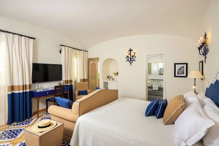 Room 48 of 106