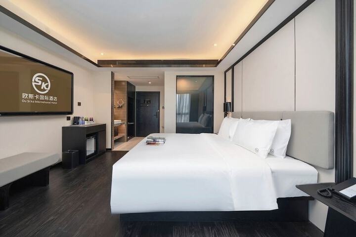 Room 10 of 45