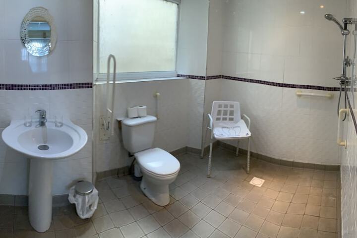 Room 43 of 47