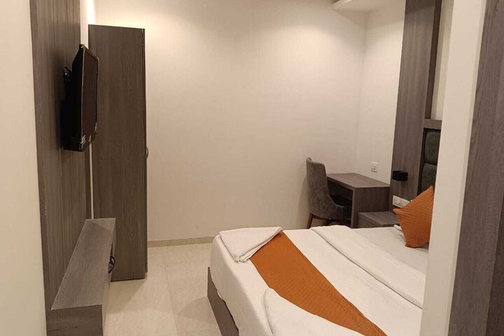 Room 14 of 45
