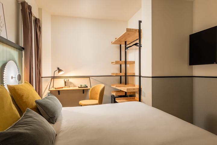 Room 5 of 78