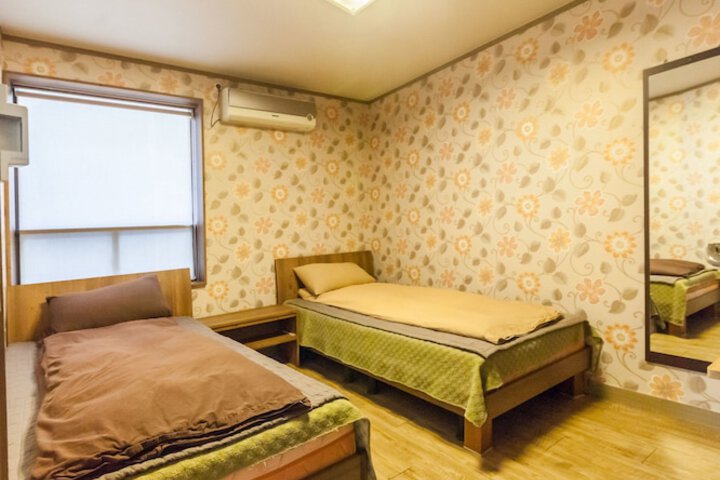 Room 6 of 43