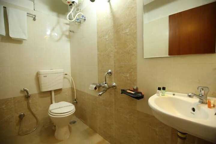Room 15 of 16