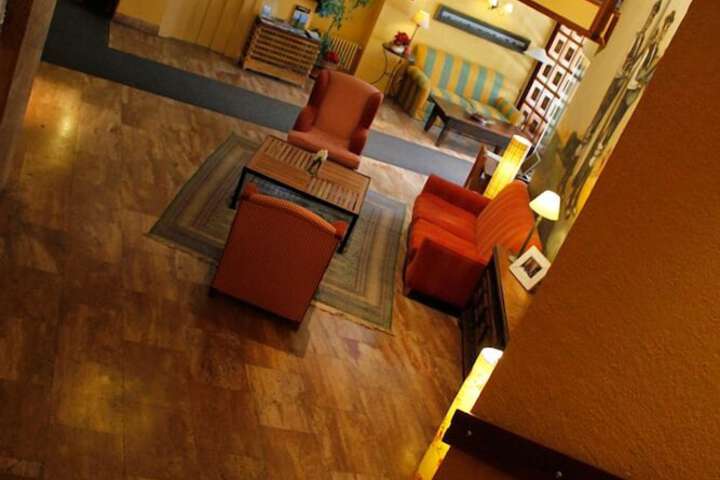 Entrance & Lobby