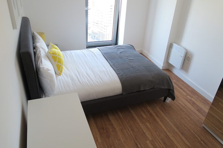 Room 9 of 37
