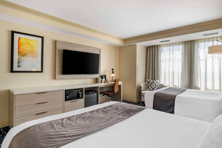 Double Accessible 2 Queen Beds (6 of 7)