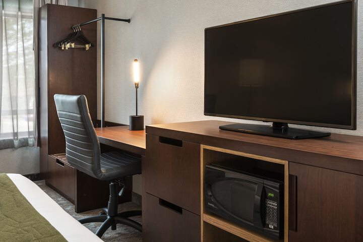 Room 6 of 53