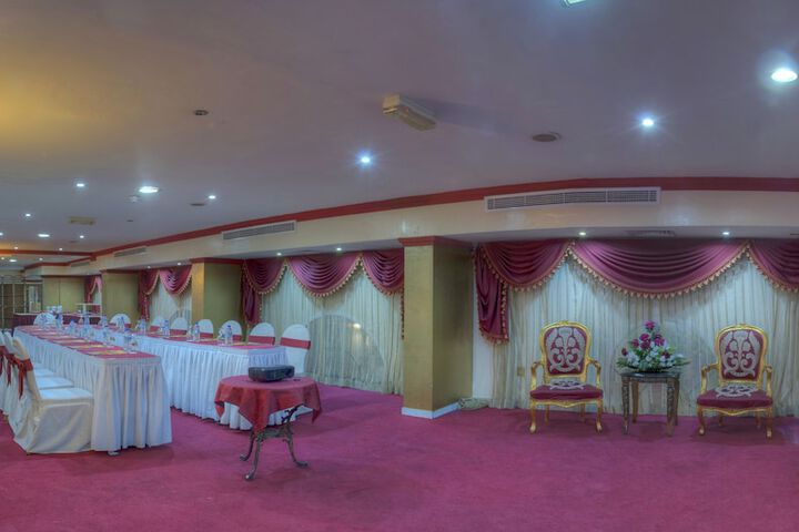 Ballroom/Hall 92 of 101