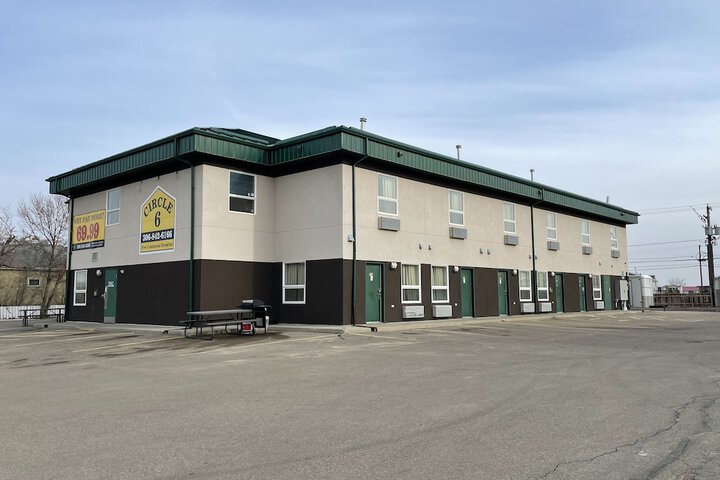 Circle 6 Motel in Weyburn, SK