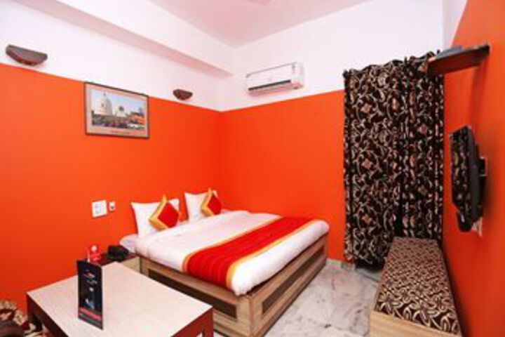 OYO 9044 Hotel Yatrik