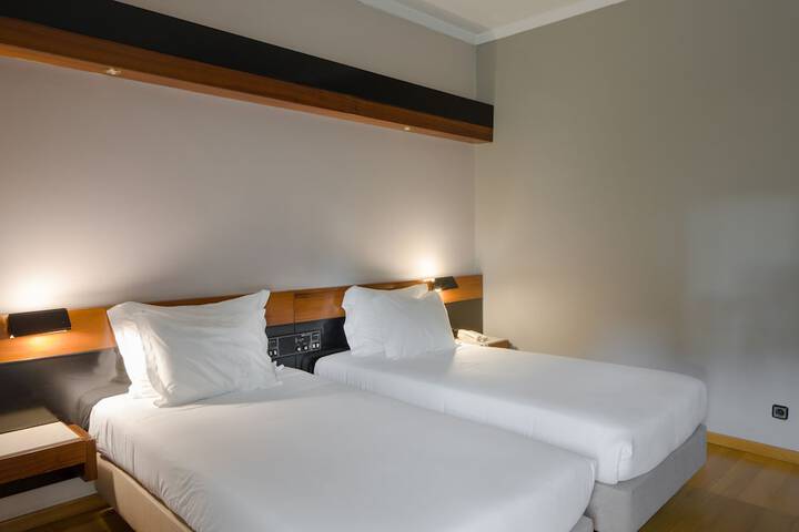 Room 34 of 80