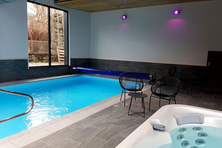 Pool 20 of 36