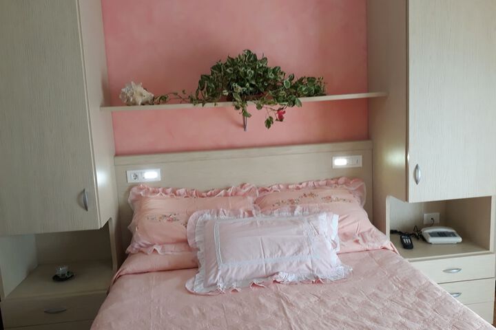 Room 10 of 47